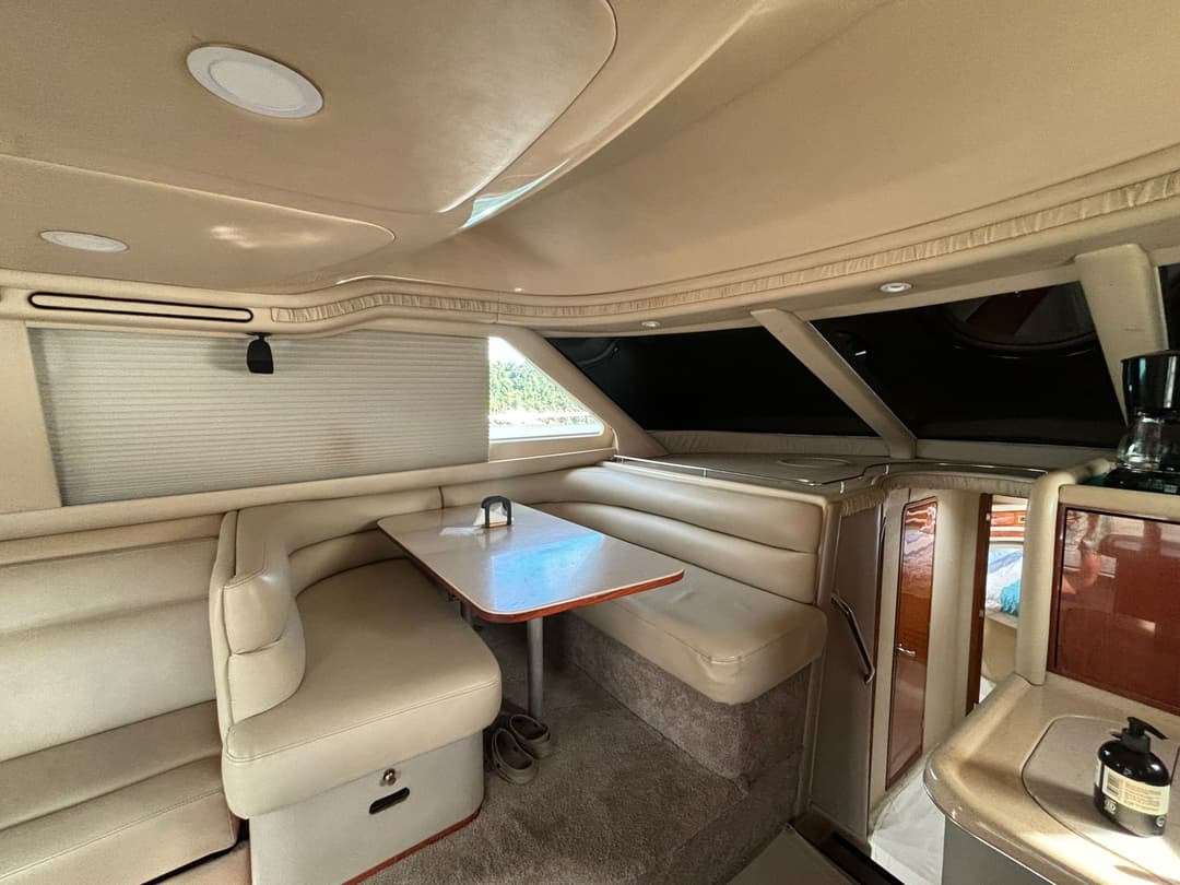 50′ Luxury Boat