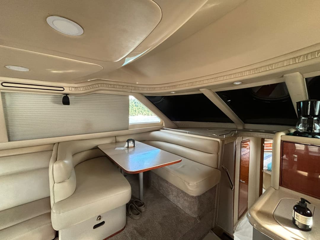 50′ Luxury Boat