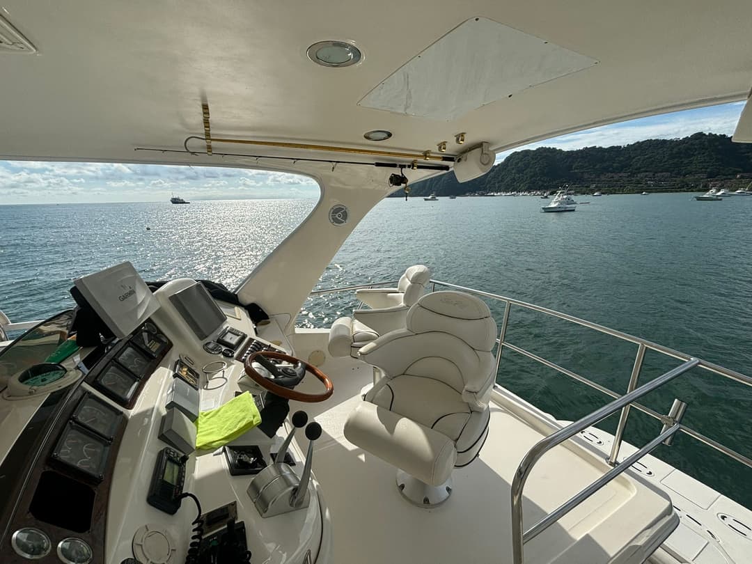 50′ Luxury Boat