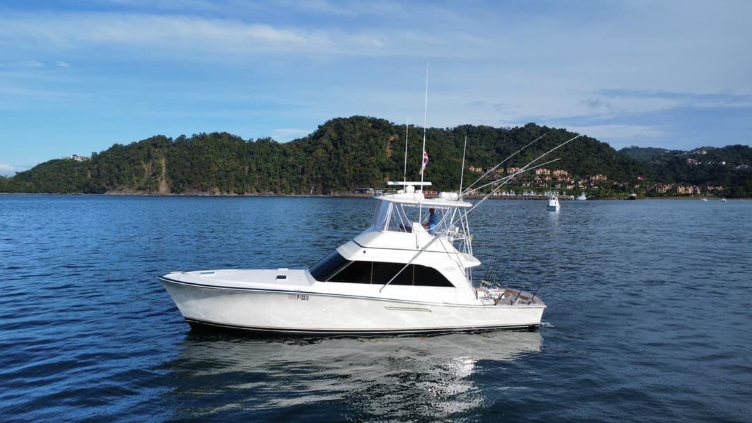 CRUNCH’EM – 48′ Custom