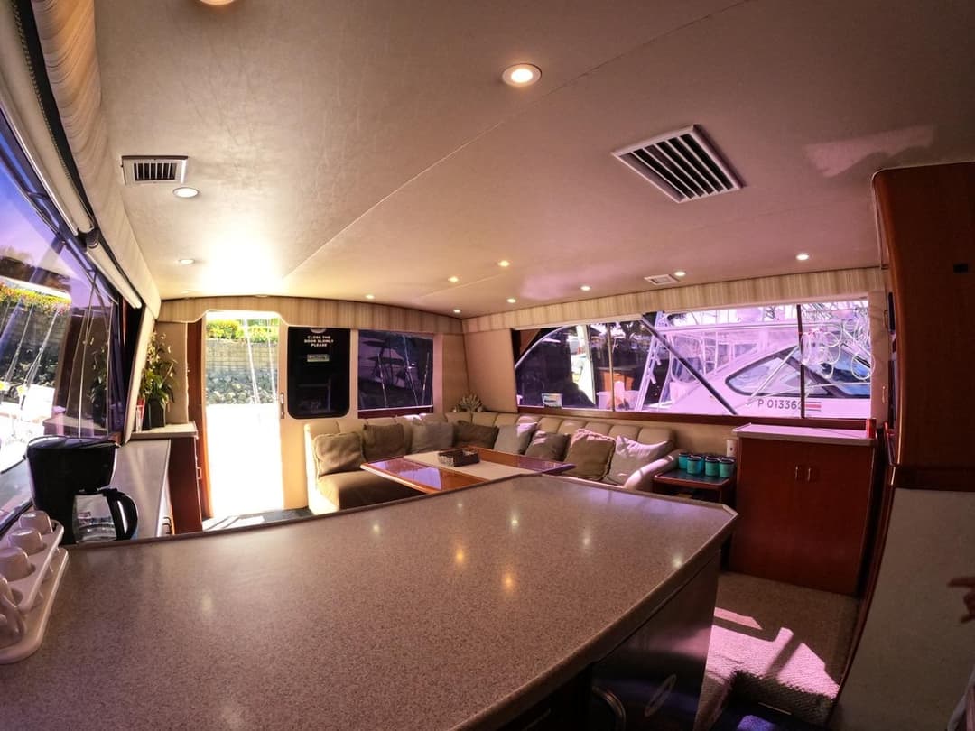 CRUNCH’EM – 48′ Custom