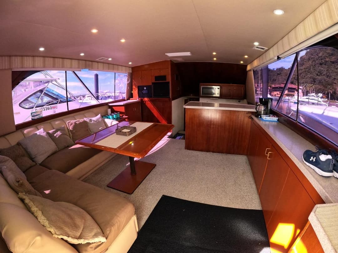 CRUNCH’EM – 48′ Custom