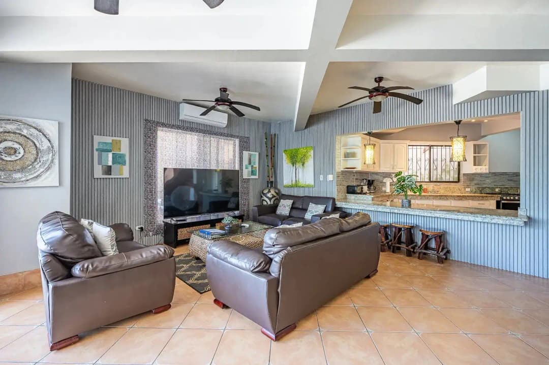 Beachfront Party Casa Jr.