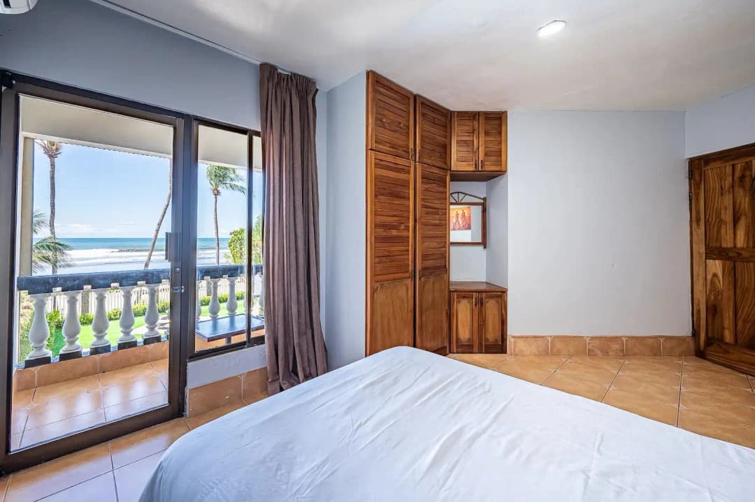 Beachfront Party Casa Jr.