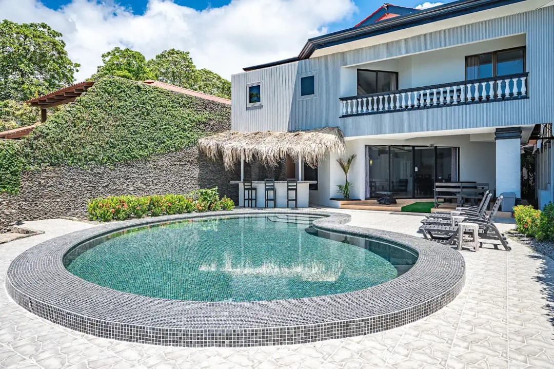 Beachfront Party Casa Jr.