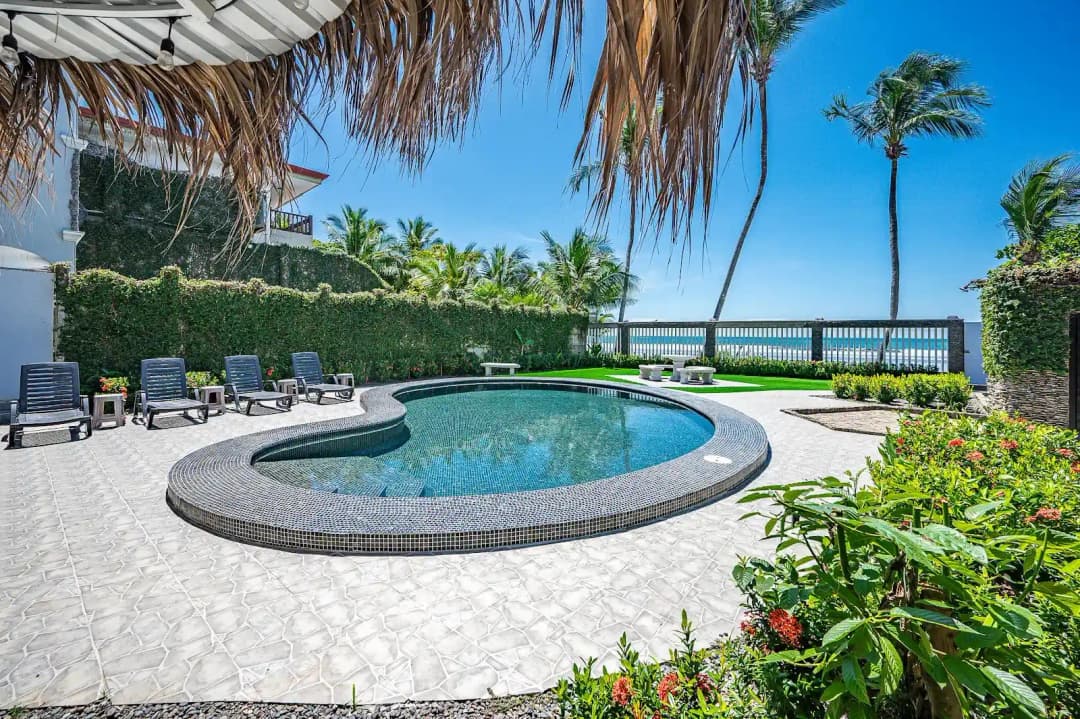 Beachfront Party Casa Jr.