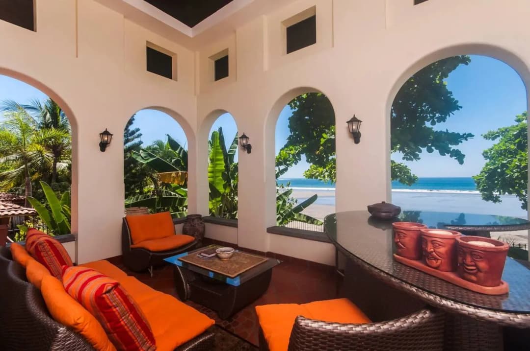 VILLA SUNSET Upscale House On The Beach