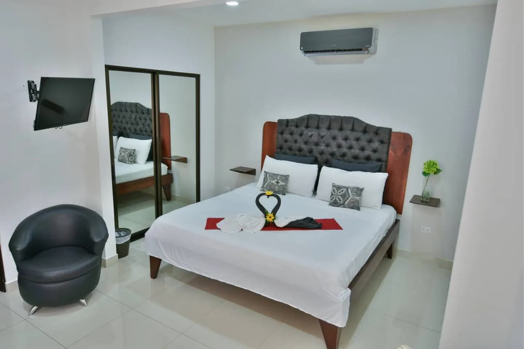 TOUCAN SAM’S Private Resort