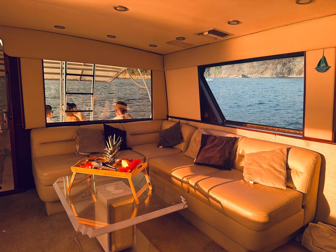 63′ Luxury Yacht